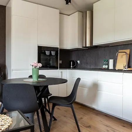 Marina Chic By Bookinghost *